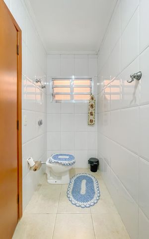 Casa à venda com 135m², 5 quartos e 10 vagas Casa à venda com 135m², 5 quartos e 10 vagasBanheiro da Suíte 1
