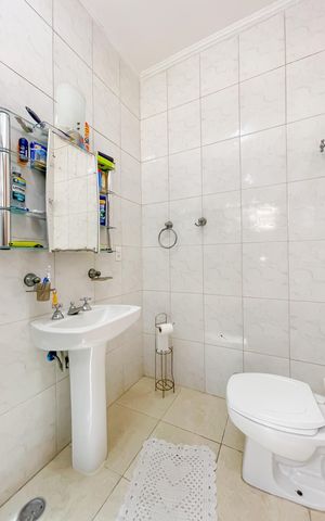 Casa à venda com 135m², 5 quartos e 10 vagas Casa à venda com 135m², 5 quartos e 10 vagasBanheiro da Suíte 3