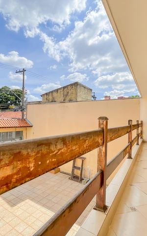 Casa à venda com 135m², 5 quartos e 10 vagas Casa à venda com 135m², 5 quartos e 10 vagasSacada