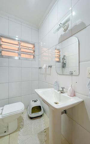 Casa à venda com 135m², 5 quartos e 10 vagas Casa à venda com 135m², 5 quartos e 10 vagasLavabo