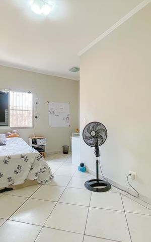 Casa à venda com 135m², 5 quartos e 10 vagas Casa à venda com 135m², 5 quartos e 10 vagasQuarto 5