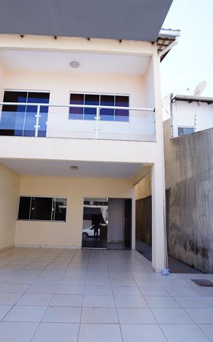 Casa à venda com 290m², 4 quartos e 4 vagas