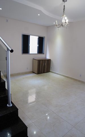 Casa à venda com 290m², 4 quartos e 4 vagas