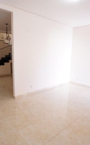 Casa à venda com 290m², 4 quartos e 4 vagas