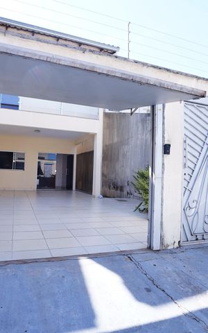 Casa à venda com 290m², 4 quartos e 4 vagas