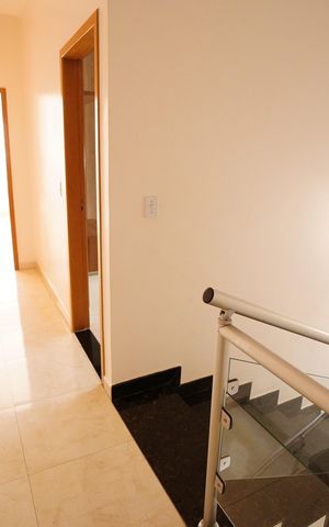 Casa à venda com 290m², 4 quartos e 4 vagas