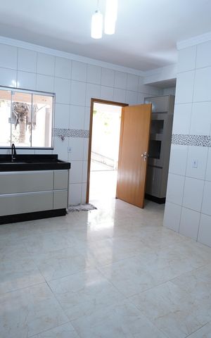 Casa à venda com 290m², 4 quartos e 4 vagas