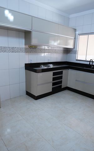 Casa à venda com 290m², 4 quartos e 4 vagas