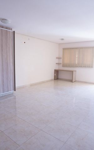 Casa à venda com 290m², 4 quartos e 4 vagas