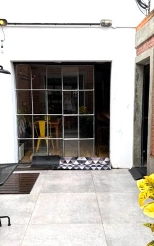Casa à venda com 155m², 2 quartos e 2 vagas Casa à venda com 155m², 2 quartos e 2 vagasÁrea externa