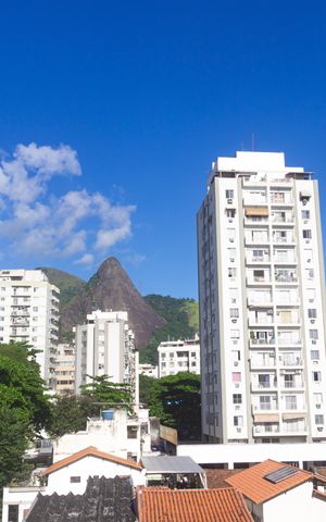 Apartamento à venda com 62m², 2 quartos e 1 vaga Apartamento à venda com 62m², 2 quartos e 1 vagaVista da Sacada