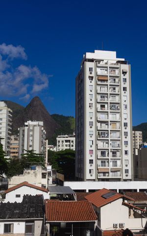 Apartamento à venda com 62m², 2 quartos e 1 vaga Apartamento à venda com 62m², 2 quartos e 1 vagaVista da Sacada