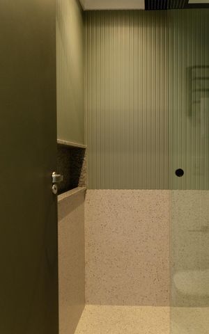 Studio para alugar com 33m², 1 quarto e 1 vaga Studio para alugar com 33m², 1 quarto e 1 vagaBanheiro