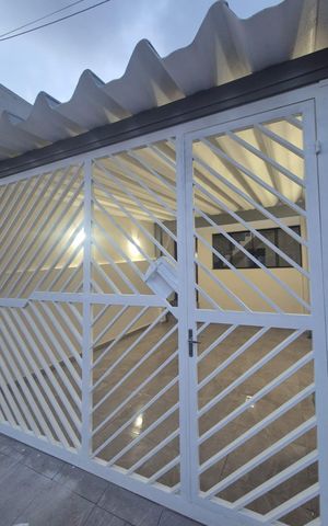 Casa à venda com 131m², 2 quartos e 2 vagas