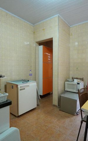Casa para alugar com 120m², 2 quartos e 2 vagasCozinha