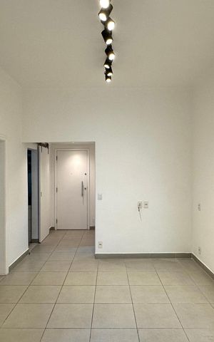 Apartamento à venda com 188m², 4 quartos e 2 vagas Apartamento à venda com 188m², 4 quartos e 2 vagasSala