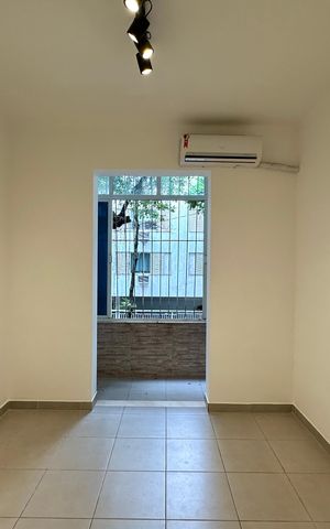Apartamento à venda com 188m², 4 quartos e 2 vagas Apartamento à venda com 188m², 4 quartos e 2 vagasSala