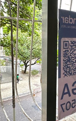 Apartamento à venda com 188m², 4 quartos e 2 vagas Apartamento à venda com 188m², 4 quartos e 2 vagasPlaca