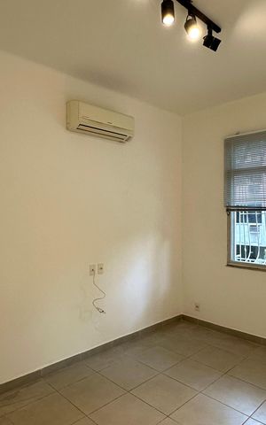 Apartamento à venda com 188m², 4 quartos e 2 vagas Apartamento à venda com 188m², 4 quartos e 2 vagasQuarto