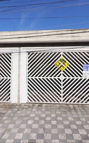 Casa à venda com 280m², 3 quartos e 3 vagasFachada