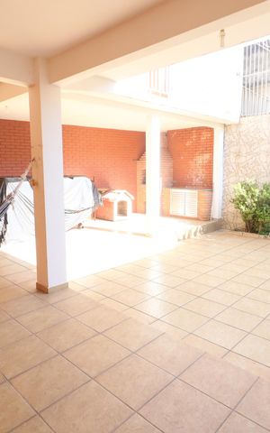 Casa à venda com 280m², 3 quartos e 3 vagasQuintal