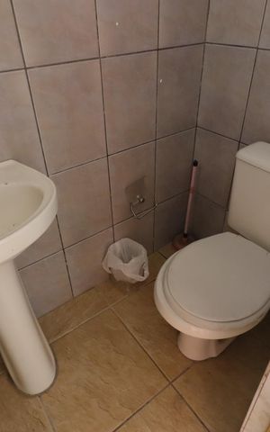 Casa à venda com 280m², 3 quartos e 3 vagasBanheiro de serviço