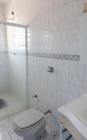 Casa à venda com 280m², 3 quartos e 3 vagasBanheiro da Suíte 2
