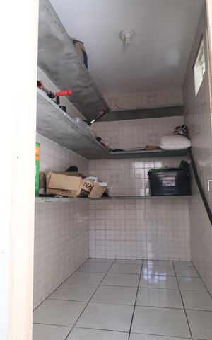 Casa para alugar com 330m², 4 quartos e 2 vagasCozinha - Dispensa