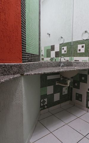 Casa para alugar com 330m², 4 quartos e 2 vagasLavabo