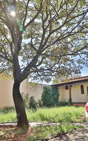 Casa para alugar com 330m², 4 quartos e 2 vagasFachada