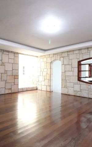 Casa para alugar com 330m², 4 quartos e 2 vagasSala 1