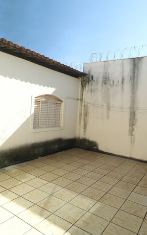 Casa para alugar com 330m², 4 quartos e 2 vagasÁrea de Serviço