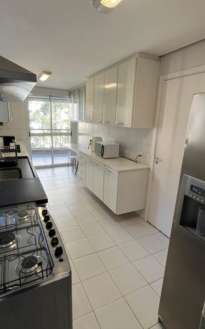 Apartamento à venda com 170m², 4 quartos e 3 vagas Apartamento à venda com 170m², 4 quartos e 3 vagasCozinha
