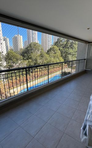 Apartamento à venda com 170m², 4 quartos e 3 vagas Apartamento à venda com 170m², 4 quartos e 3 vagasSacada