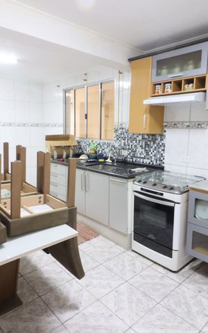 Casa à venda com 199m², 2 quartos e 2 vagasLavabo