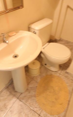 Casa à venda com 199m², 2 quartos e 2 vagasLavabo