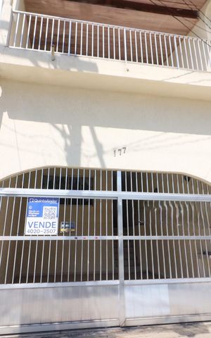Casa à venda com 199m², 2 quartos e 2 vagasFachada