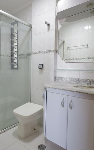 Apartamento à venda com 94m², 2 quartos e 2 vagasBanheiro
