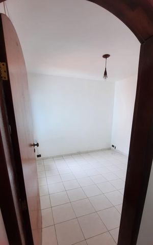 Casa à venda com 278m², 3 quartos e 4 vagas Casa à venda com 278m², 3 quartos e 4 vagasQuarto