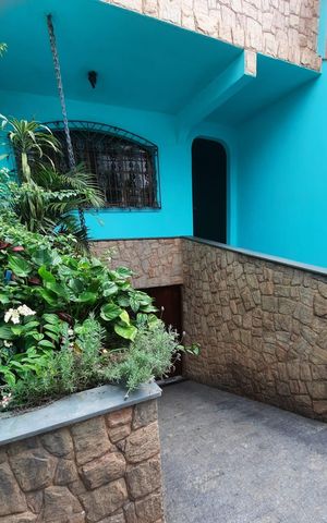 Casa à venda com 278m², 3 quartos e 4 vagas Casa à venda com 278m², 3 quartos e 4 vagasÁrea externa