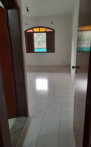 Casa à venda com 278m², 3 quartos e 4 vagas Casa à venda com 278m², 3 quartos e 4 vagasCorredor