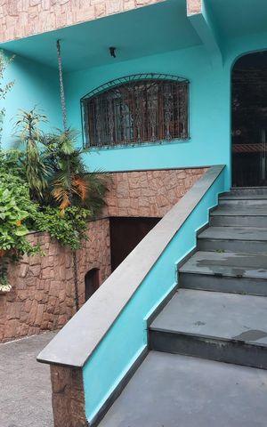 Casa à venda com 278m², 3 quartos e 4 vagas Casa à venda com 278m², 3 quartos e 4 vagasÁrea externa