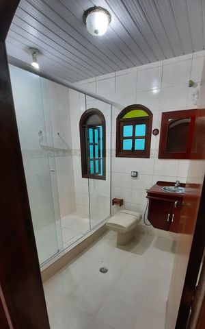 Casa à venda com 278m², 3 quartos e 4 vagas Casa à venda com 278m², 3 quartos e 4 vagasBanheiro