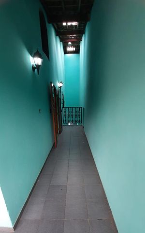 Casa à venda com 278m², 3 quartos e 4 vagas Casa à venda com 278m², 3 quartos e 4 vagasCorredor