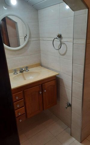 Casa à venda com 278m², 3 quartos e 4 vagas Casa à venda com 278m², 3 quartos e 4 vagasBanheiro