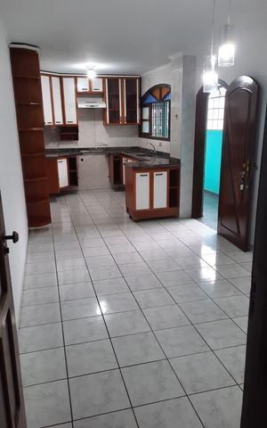 Casa à venda com 278m², 3 quartos e 4 vagas Casa à venda com 278m², 3 quartos e 4 vagasCozinha