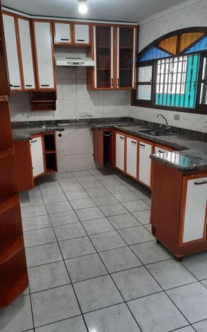 Casa à venda com 278m², 3 quartos e 4 vagas Casa à venda com 278m², 3 quartos e 4 vagasCozinha