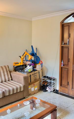 Casa à venda com 444m², 7 quartos e 5 vagas Casa à venda com 444m², 7 quartos e 5 vagasSala