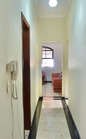 Casa à venda com 444m², 7 quartos e 5 vagas Casa à venda com 444m², 7 quartos e 5 vagasCorredor