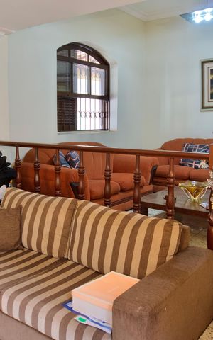 Casa à venda com 444m², 7 quartos e 5 vagas Casa à venda com 444m², 7 quartos e 5 vagasSala
